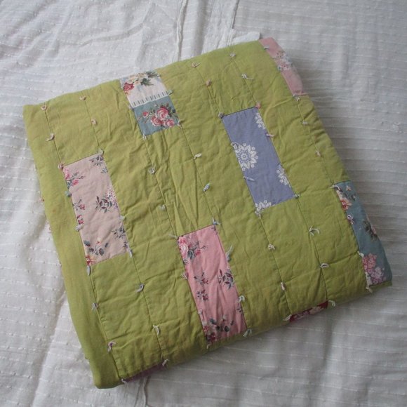 Vintage 1920-30s patchwork quilt - Picture 1 of 15